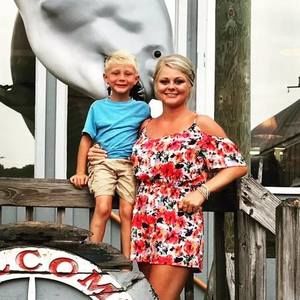 Meet your Posher, Alexis